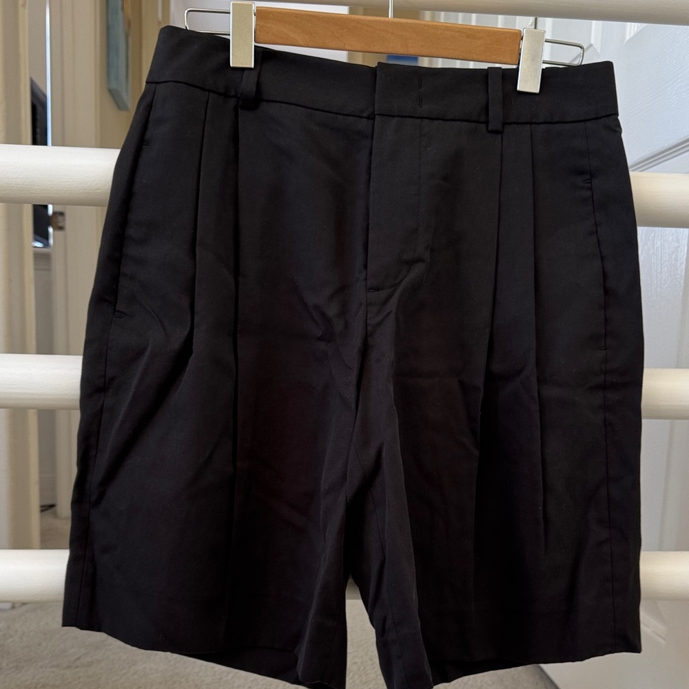 Vince Women's Black Pleated Front Shorts SZ 8 NWT